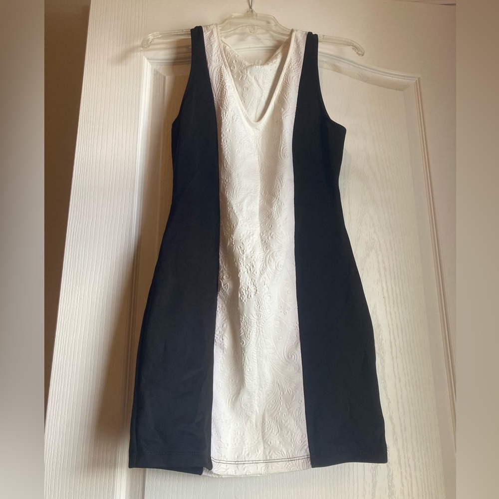 Black and White Sleeveless Dress